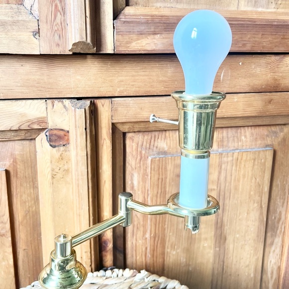 Underwriters Laboratories Vintage Brass Swing Arm Portable Desk Table Lamp - Picture 13 of 17